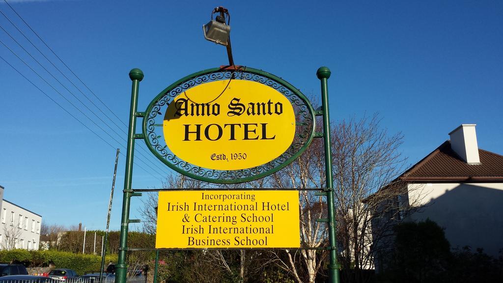 Anno Santo Hotel กัลเวย์ ภายนอก รูปภาพ